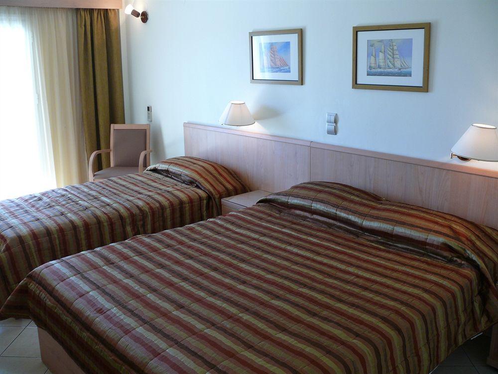 Danae Hotel 3*