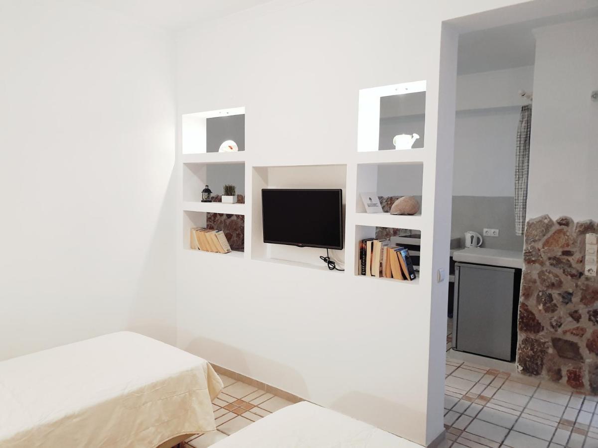 Arapiou Aparthotel Perivolos (Santorini)