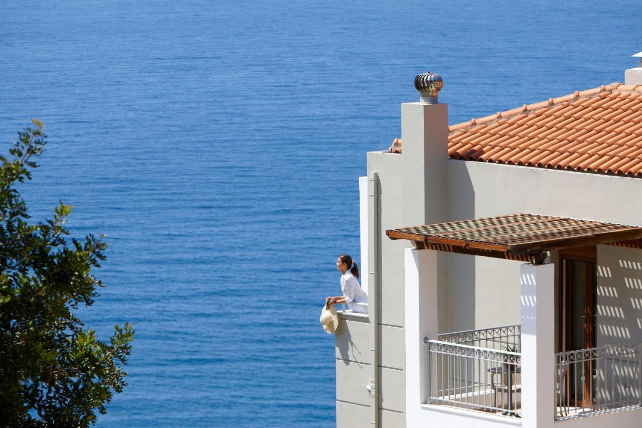 Okeanides Villa *