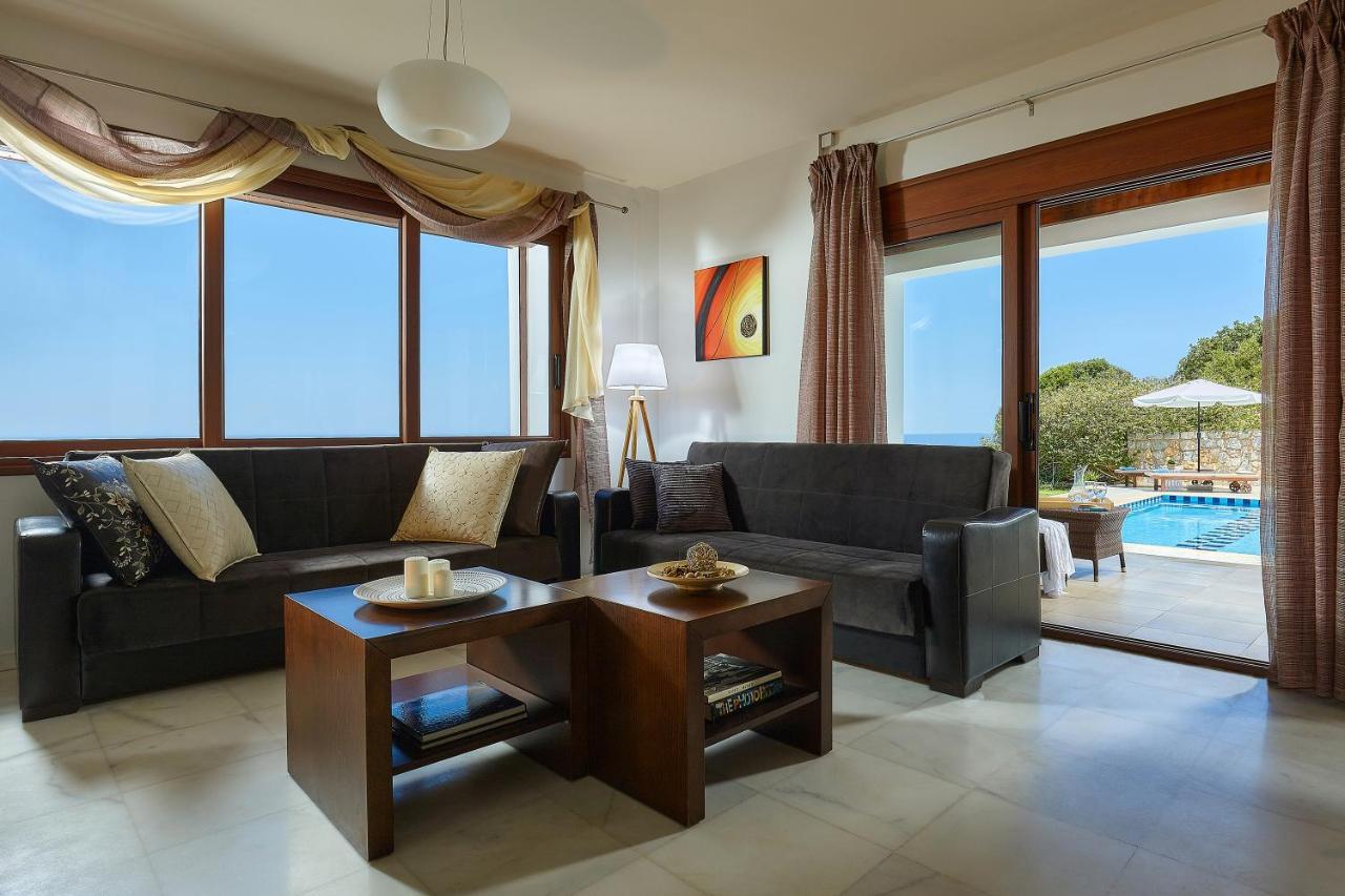 Okeanides Villa *