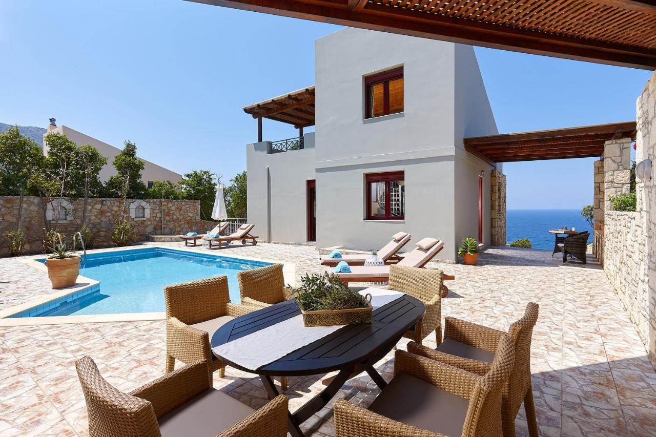Villa Okeanides *