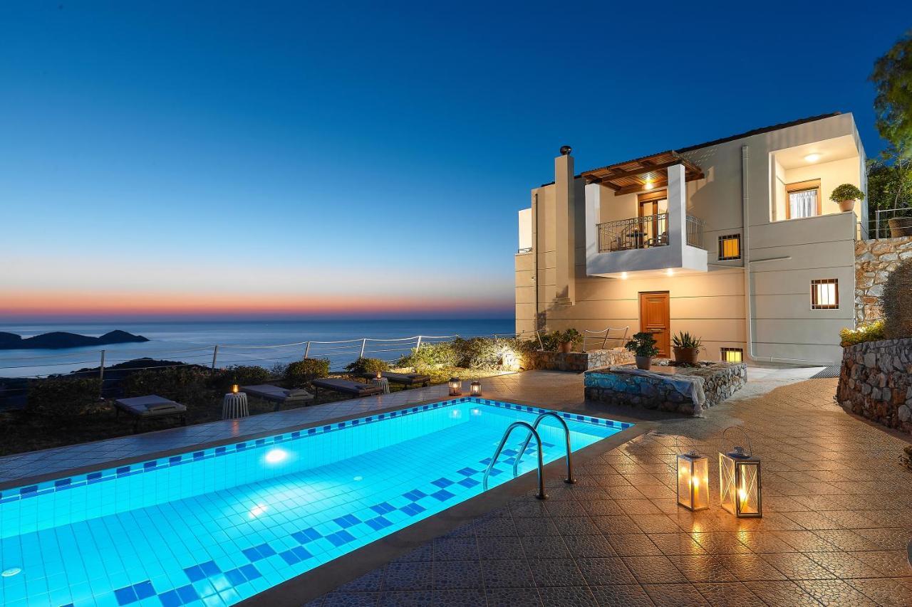 Okeanides Villa *