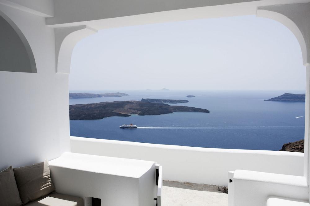 Santorini Cliffs Hotel 2*