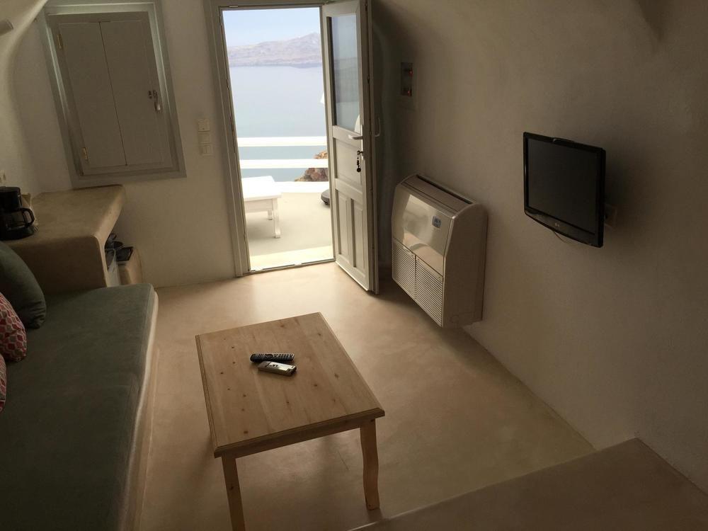 Sunny Imerovigli (Santorini)