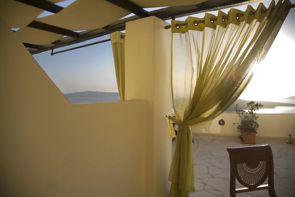 Adamis Majesty Hotel