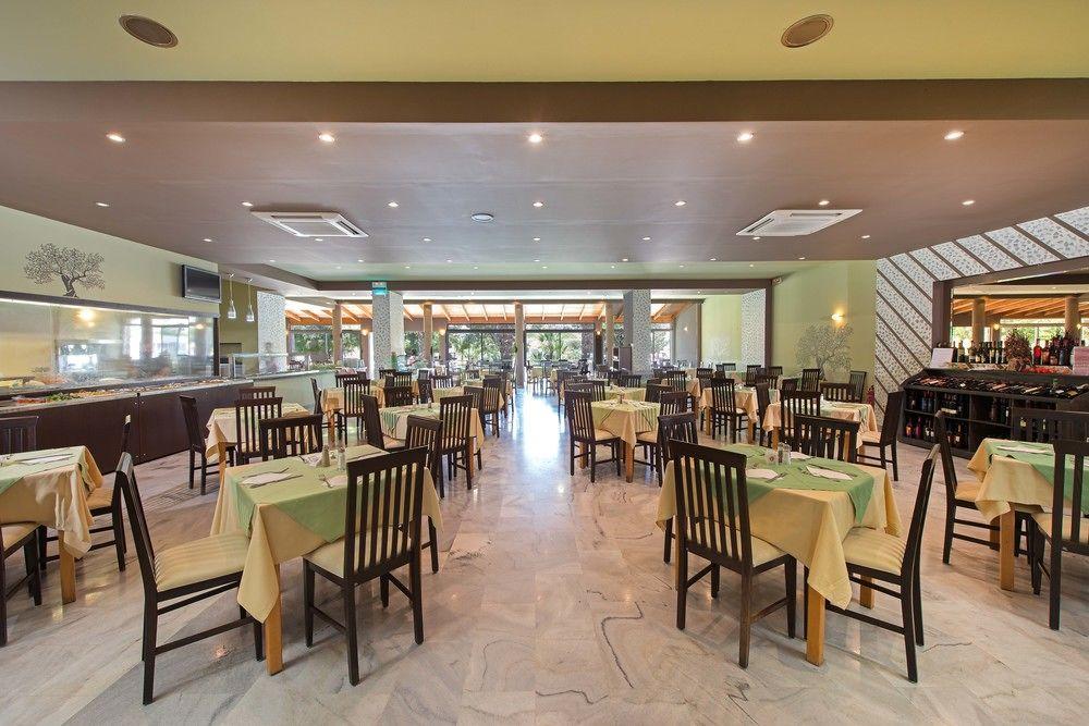 Delfinia Hotel