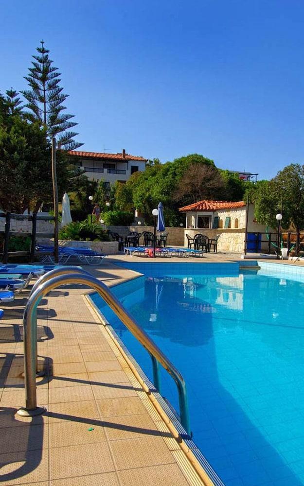 Aparthotel Panorama-seaview & 3*