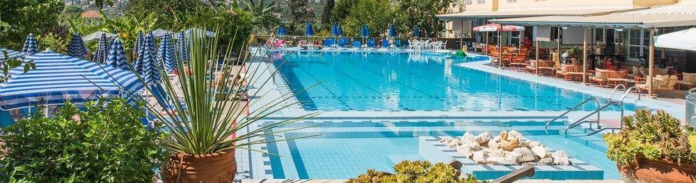 Hotel Koukounaria & 4*