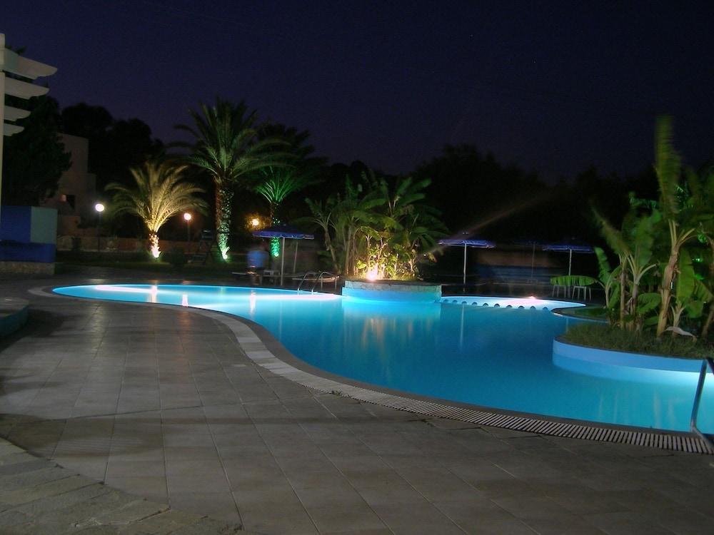Kabanari Bay Hotel 2*