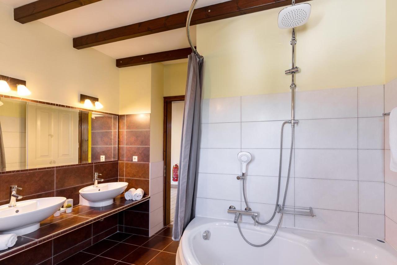St. Nicholas House & Guest Apart. * Dassia (Corfu)