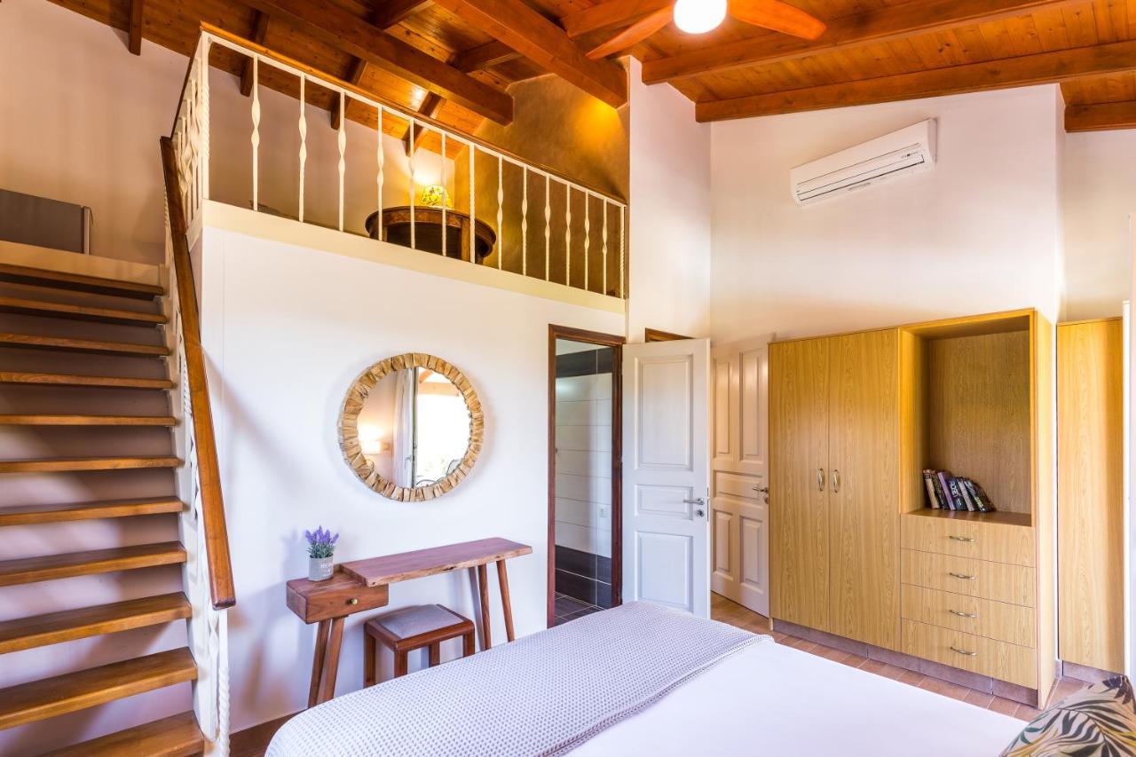 St. Nicholas House & Guest Apart. Dassia (Corfu)