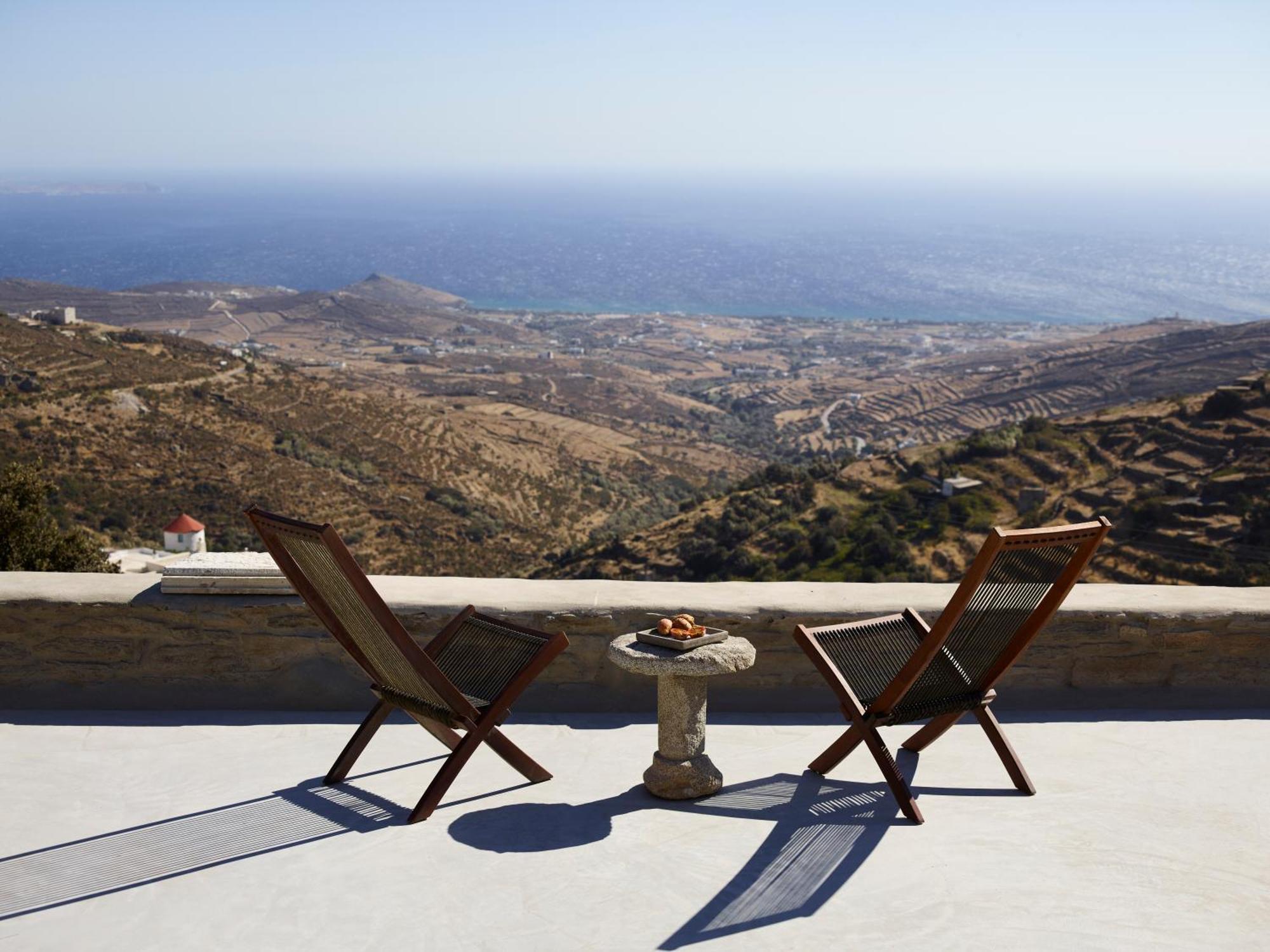 Aeolis Tinos