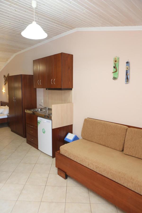 Korali House Paralia Vrachou