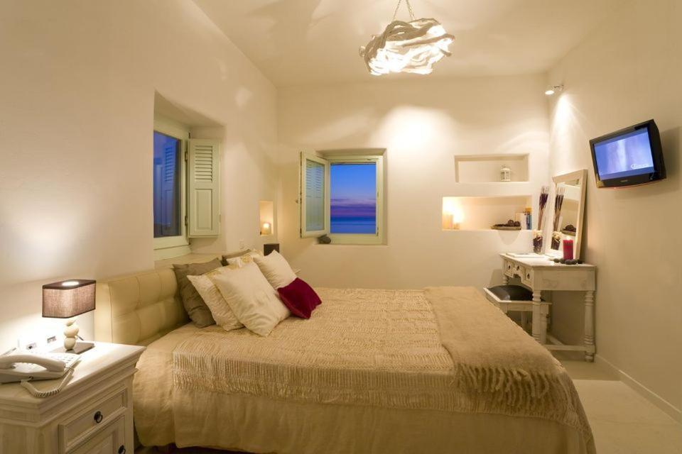 Villa Wonderful Santorini Villa 5 En-Suite Bedrooms Villa Elysium Heated Pool Caldera Views Akrotiri *