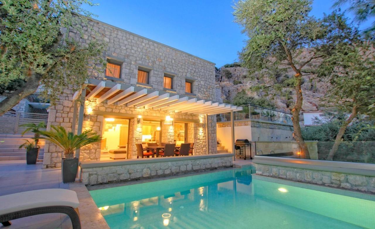 Executive Rhodes Barbie 2 Bedroom With Sea Views Pefkos *