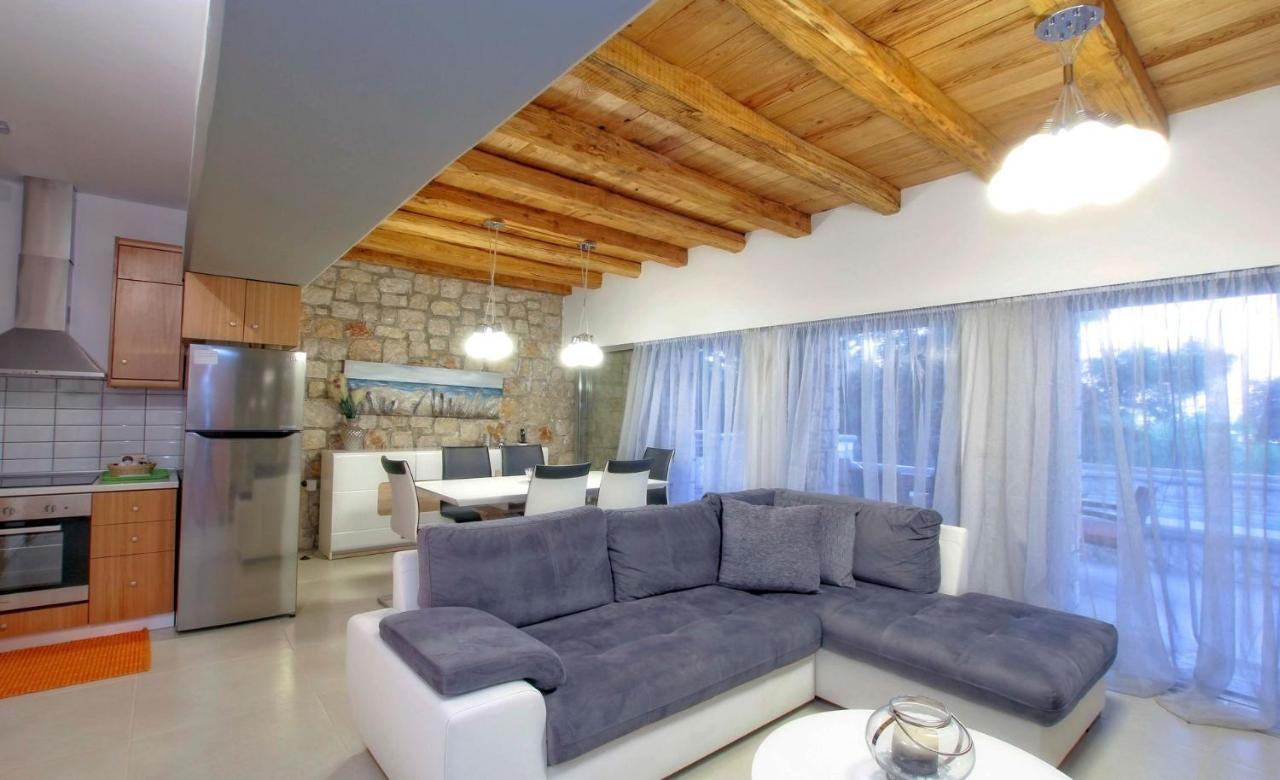Villa Executive Rhodes Barbie 2 Bedroom With Sea Views Pefkos