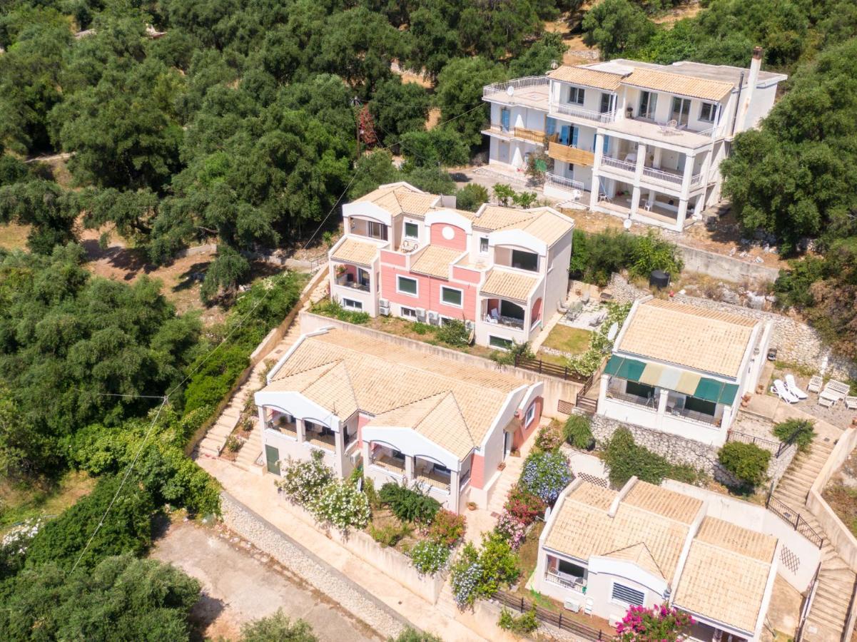 Beach Two Bedroom Maisonette With Sea View Holiday home *