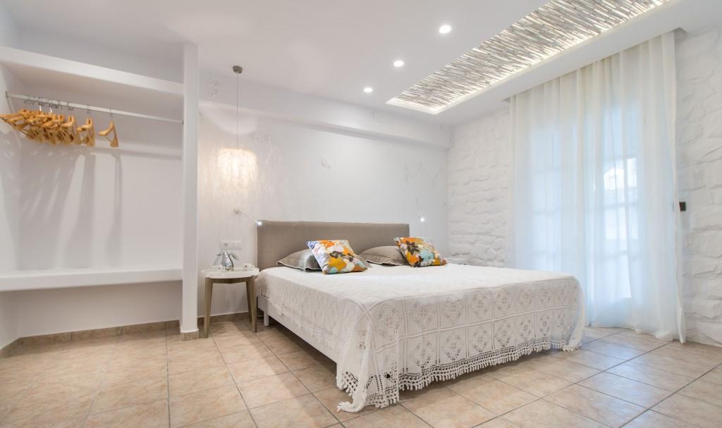 Spiros Naxos 2*