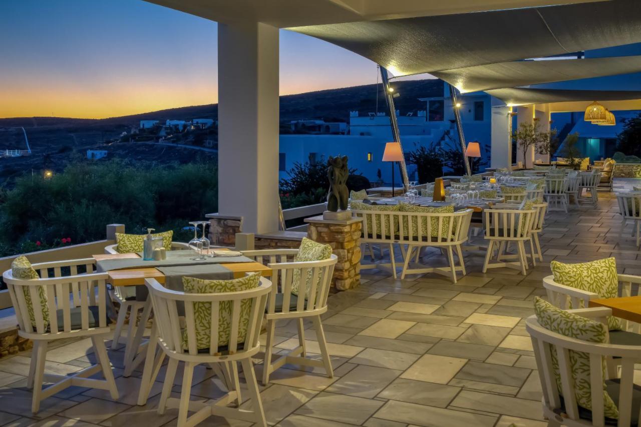 Agnanti & Parikia (Paros)