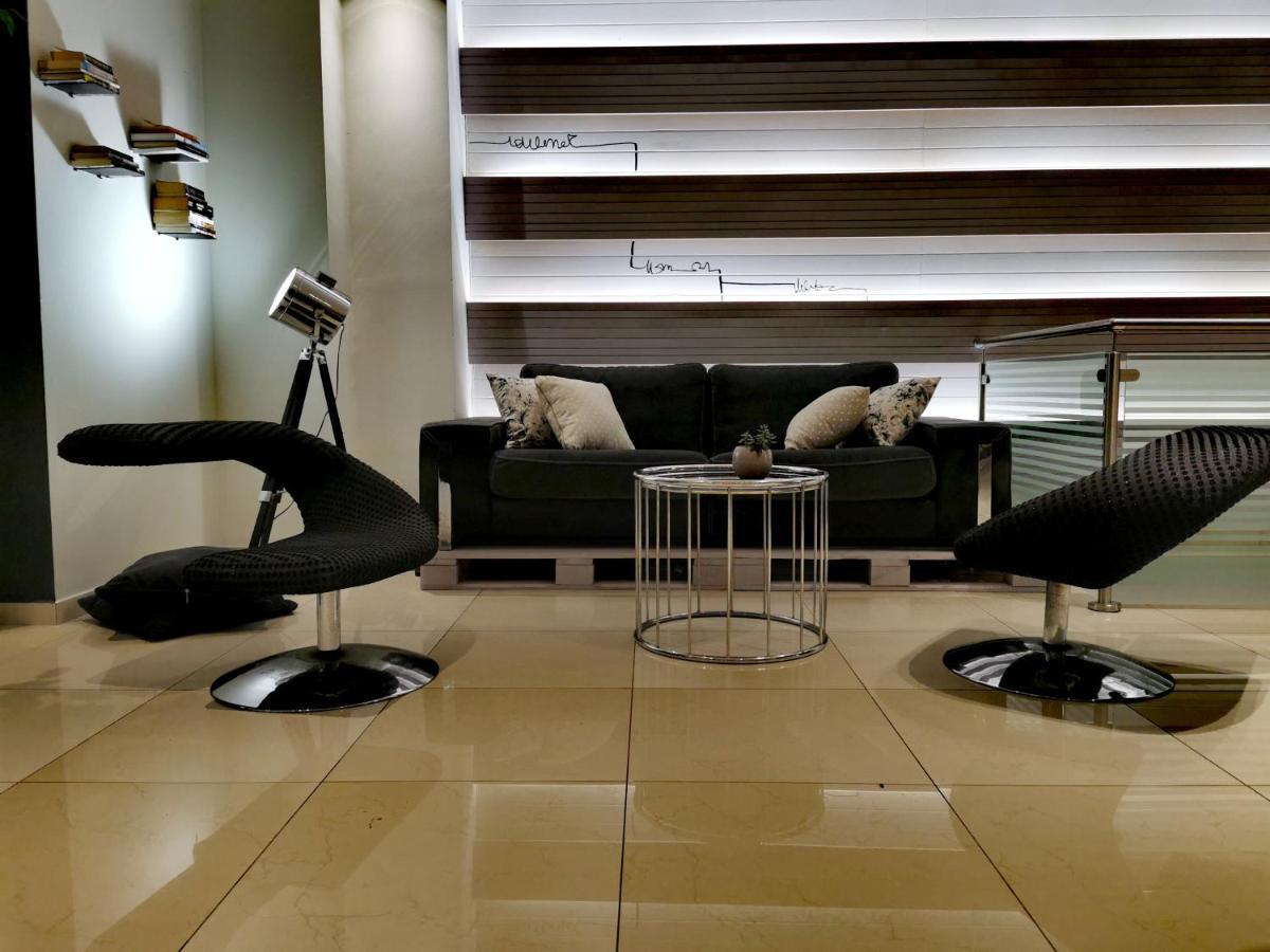 Trokadero Boutique Hotel Itea