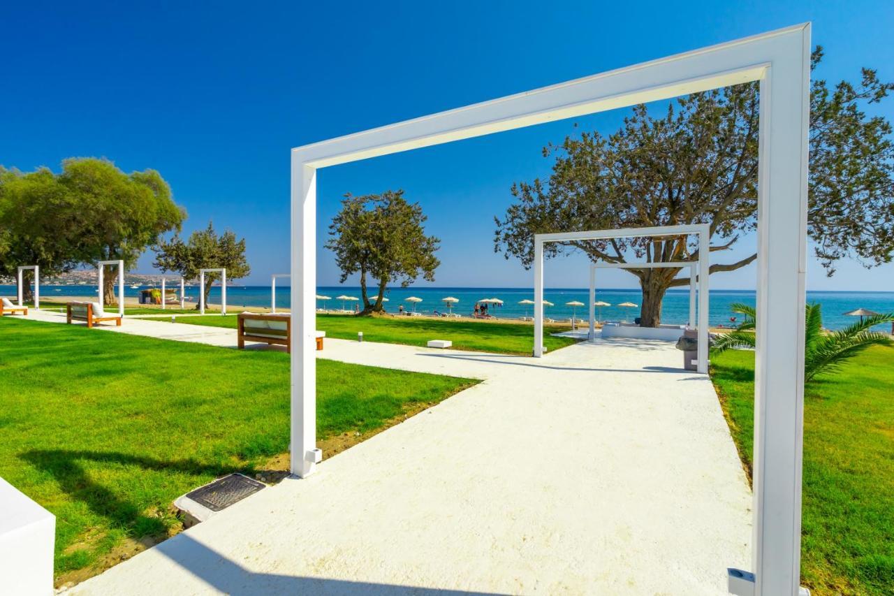 Kamari Hotel