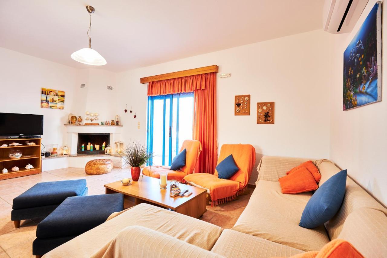 Nerida Beachfront Villa *