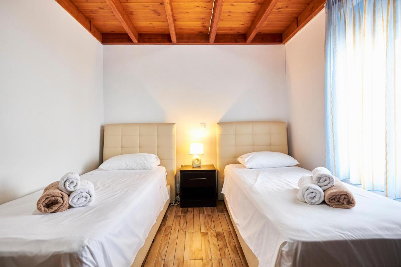 Nerida Beachfront Villa *