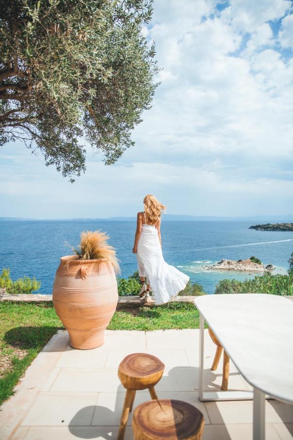 Nissi View