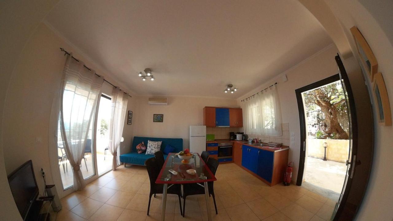 Beach Two Bedroom Maisonette With Sea View Holiday home *