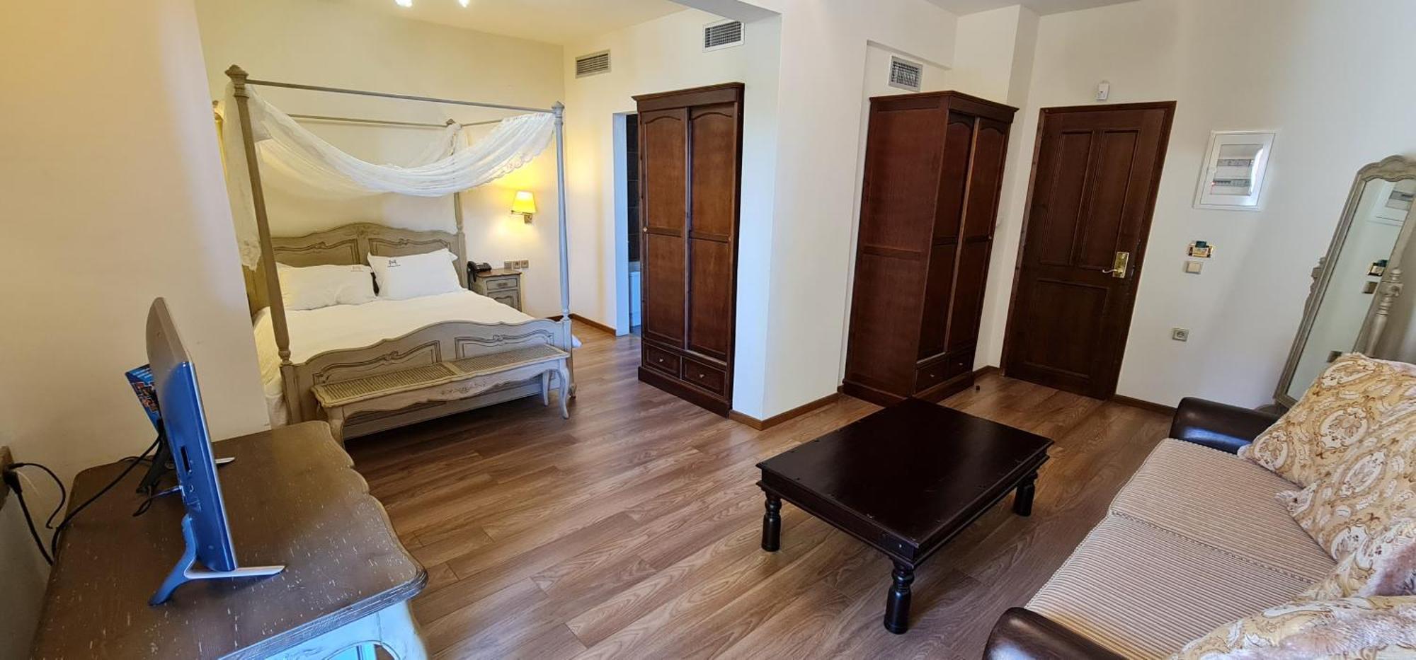 Manthos Mountain & Hotel Chania (Thessaly)