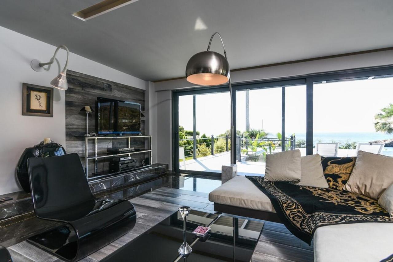 Luxury Beachfront Selenia Platinum In Sounio