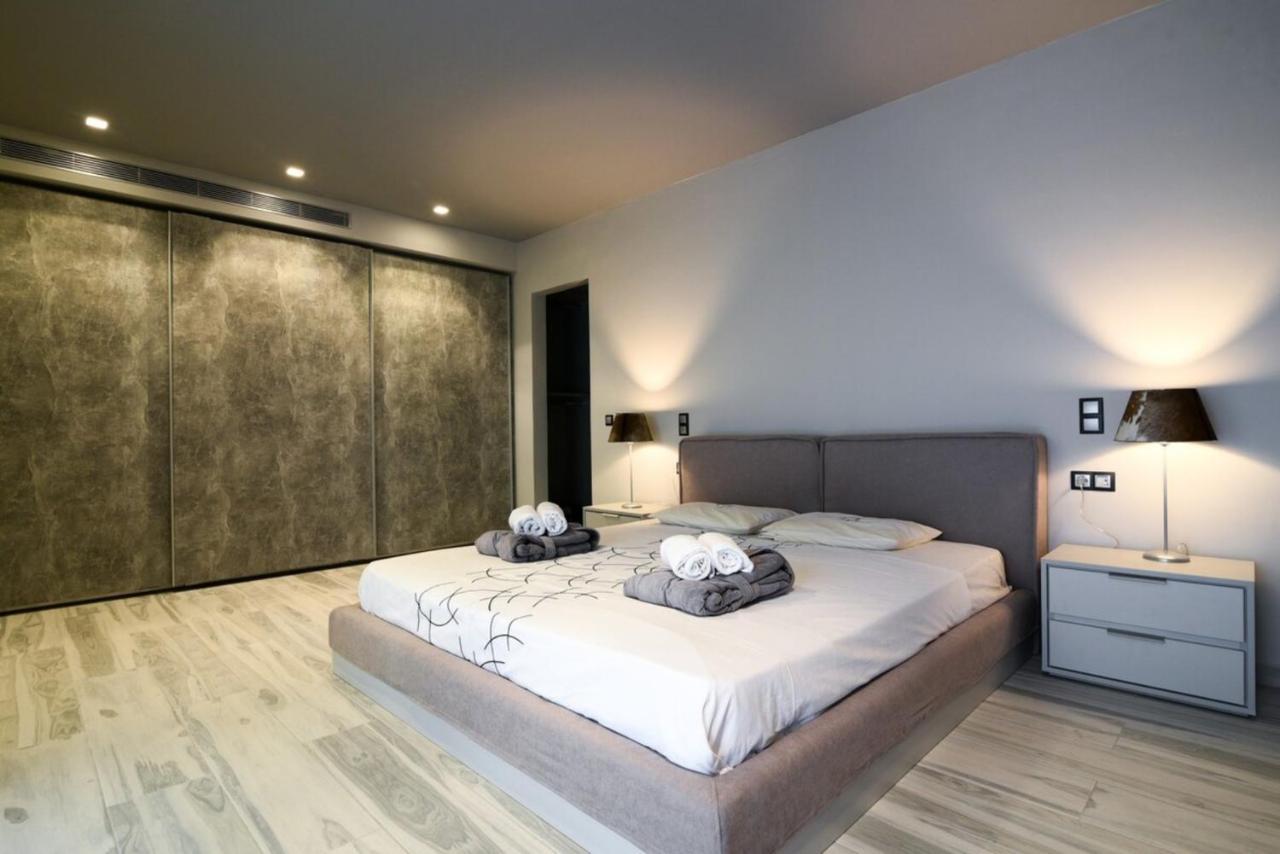 Luxury Beachfront Selenia Platinum In Sounio *