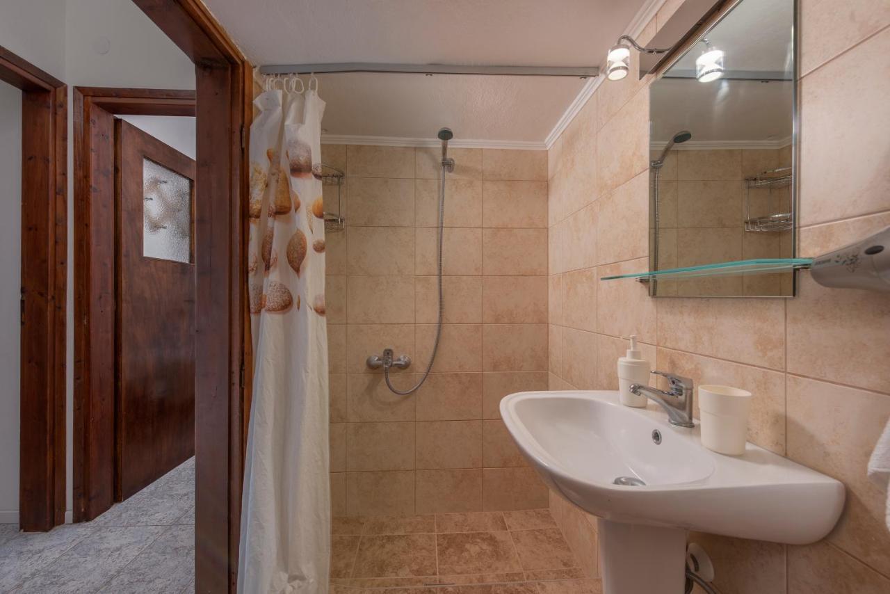 Blooming Memories Apartment Vourvourou