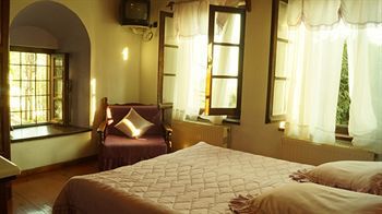 Guest house Mansion Theodora 3*