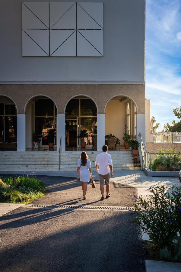 Akrotiri - Adult Friendly