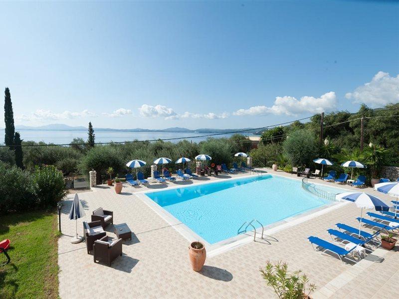 Crystal Blue Hotel, Aparthotel