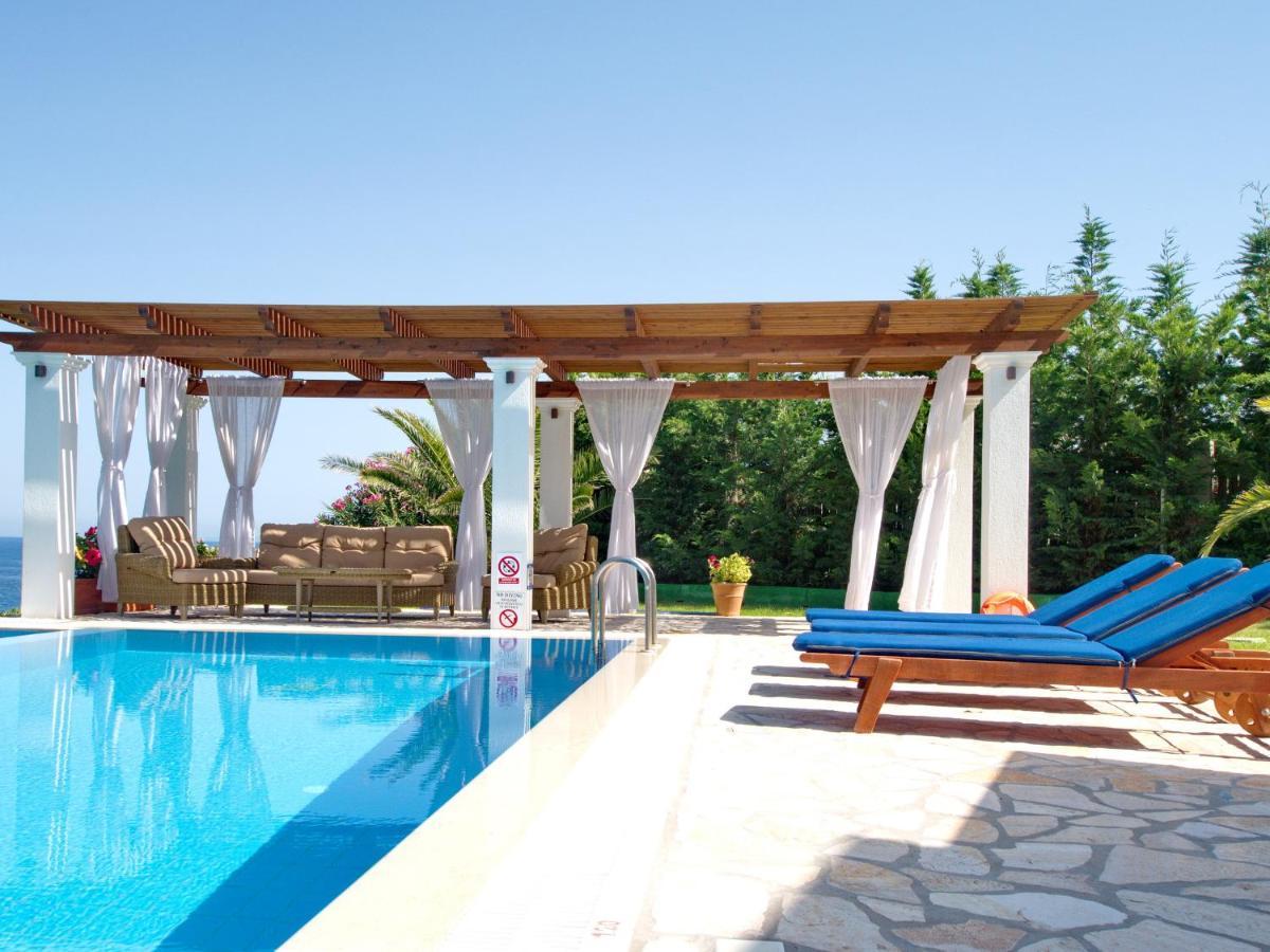 Penelope Kefalonia * Spartia (Kefalonia)