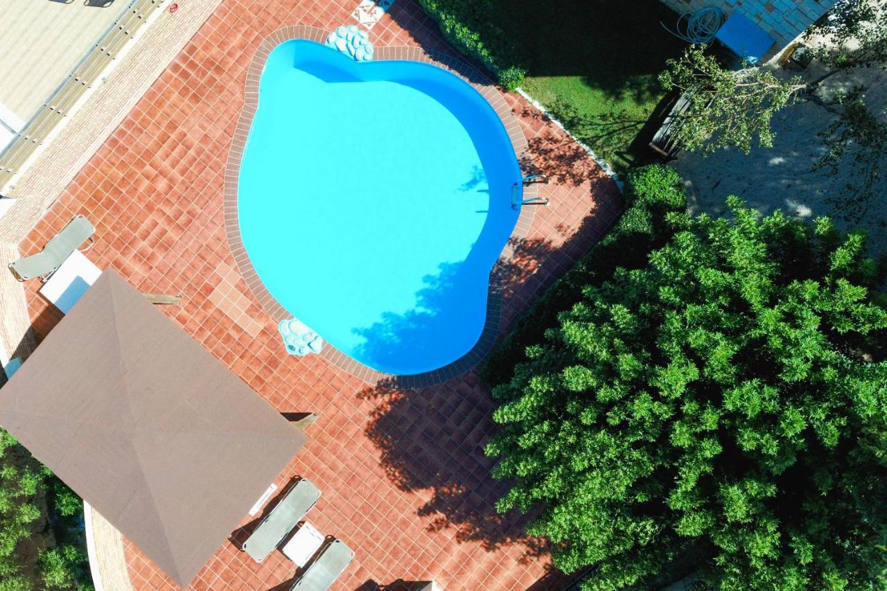 Neriides Villa *