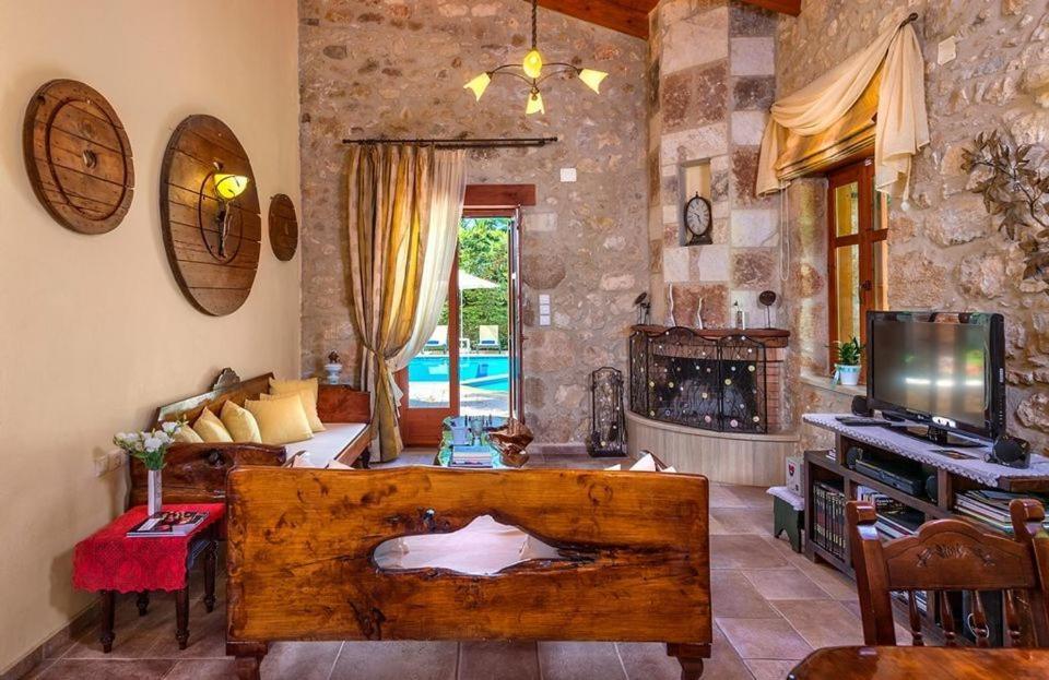 Villa Amazing Villas In Crete Villa Asteri - Traditional Elegant Villa *