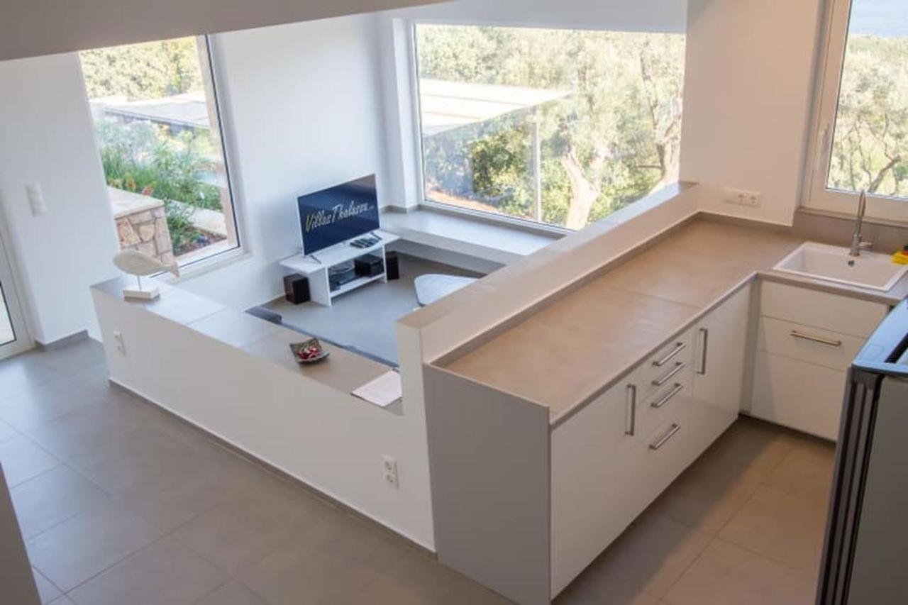 Nisi Villa