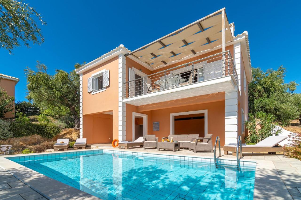 Schiza Houses Finikounta
