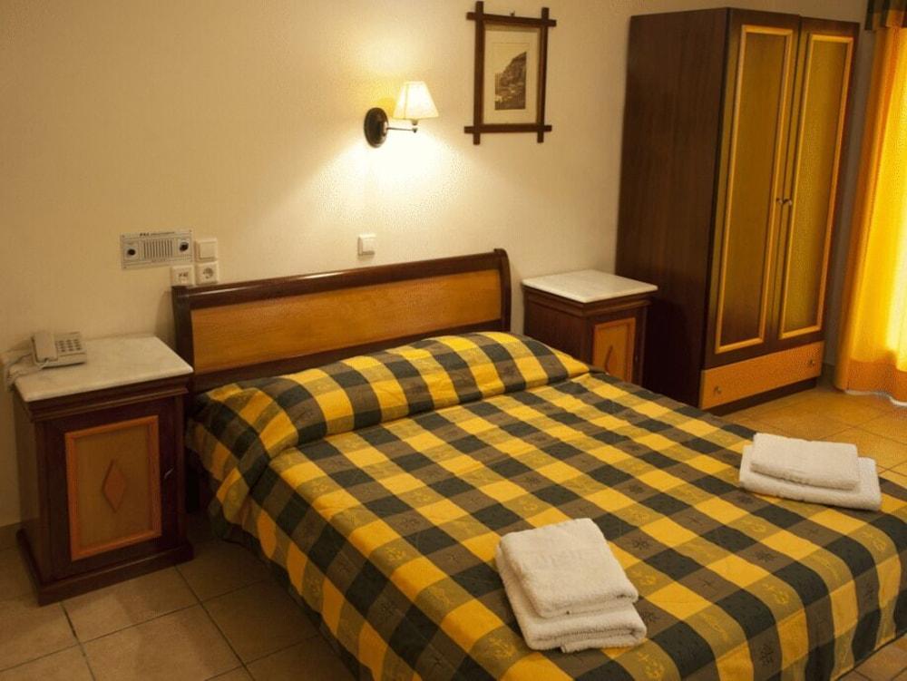 Hotel Karidis Kamari (Santorini)