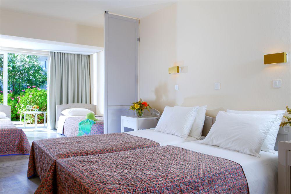 Santa Marina Beach Hotel 4*
