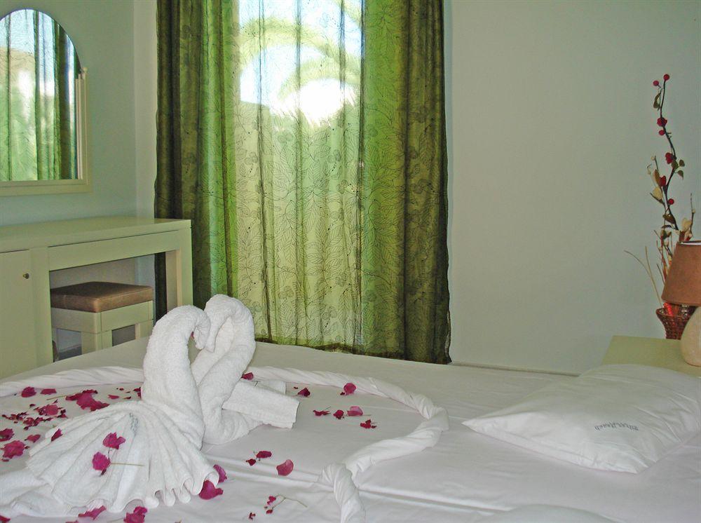 Silver Paralia Kourna