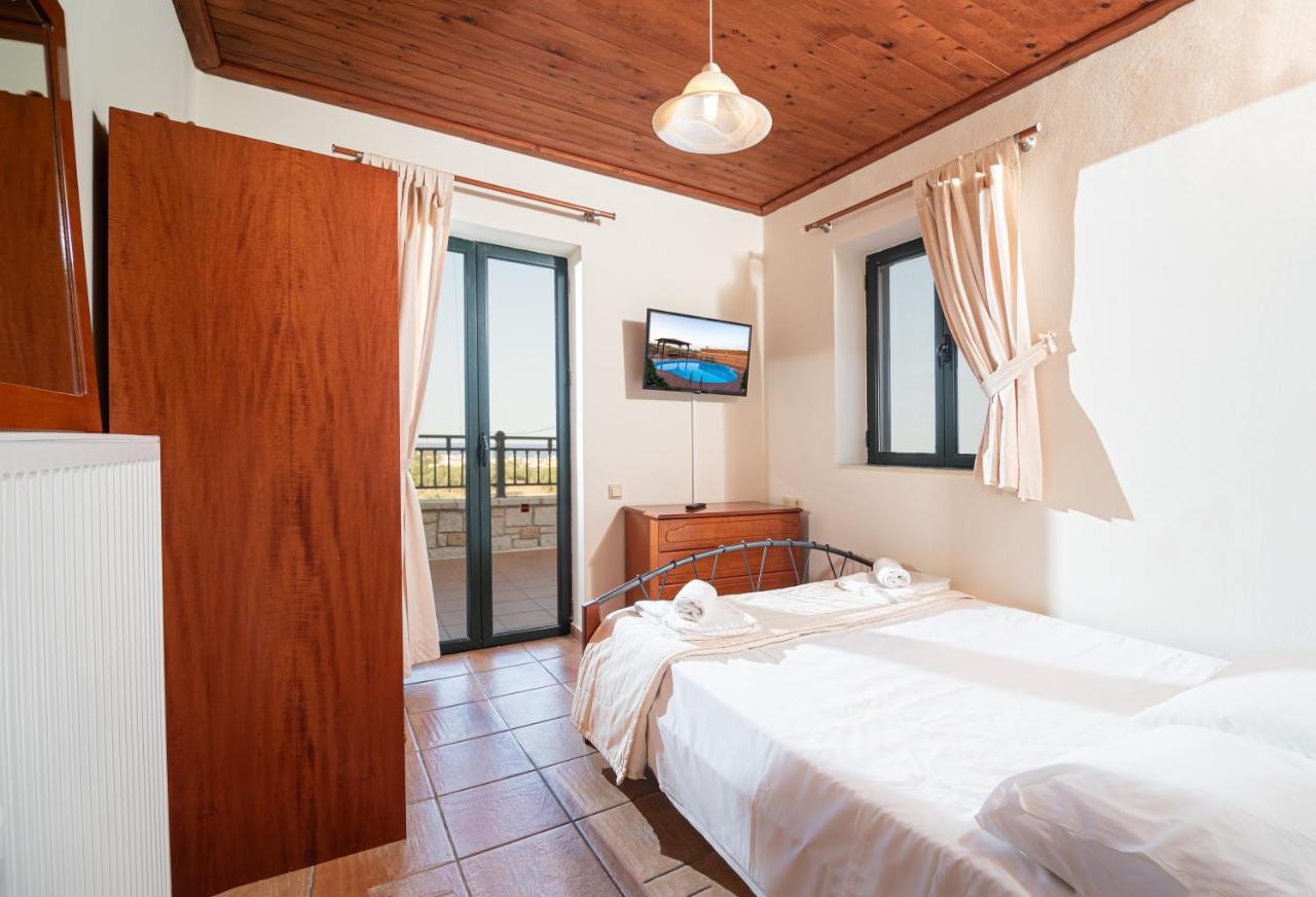 Neriides Villa *