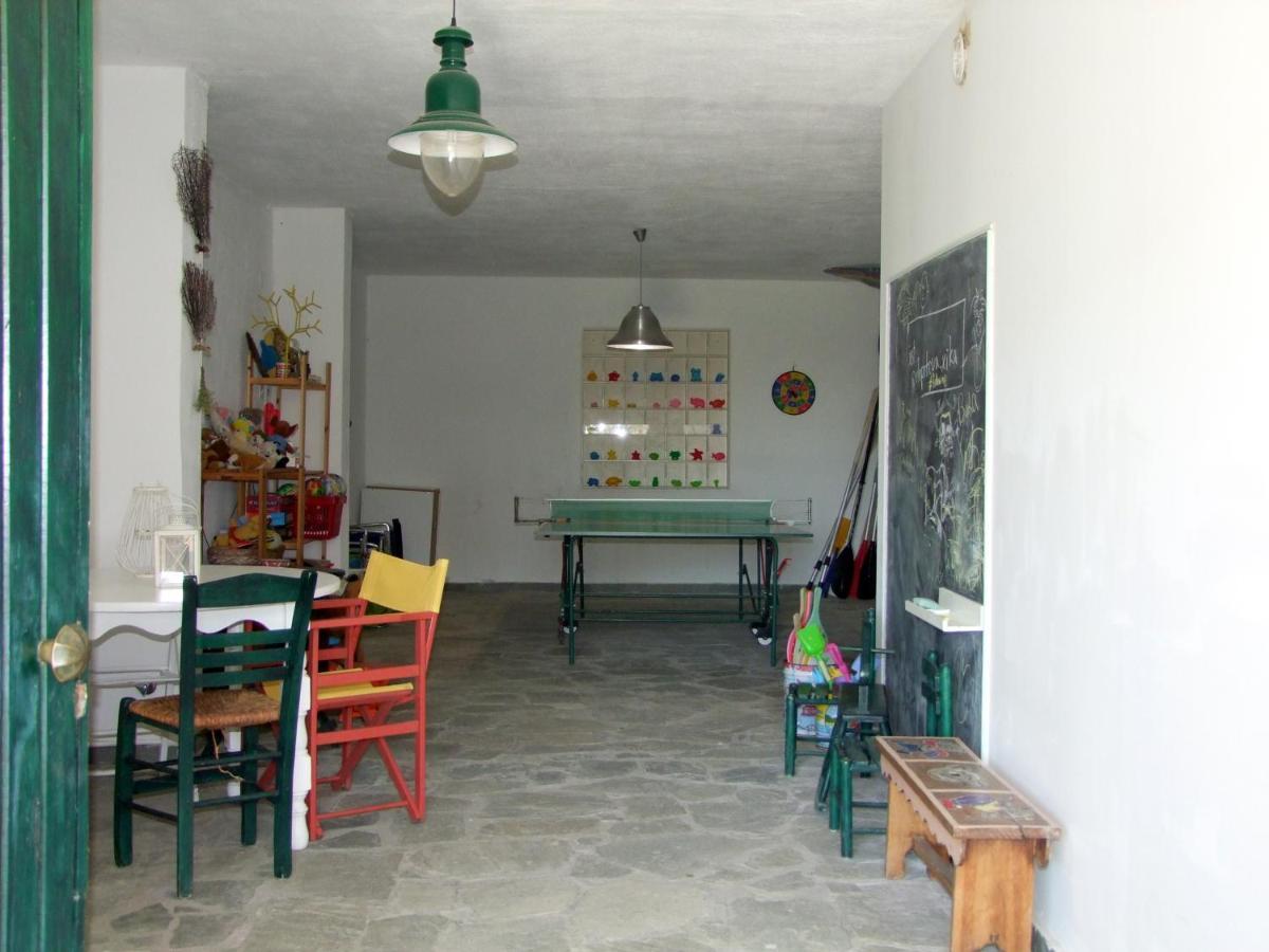 The Yellow Apartment *