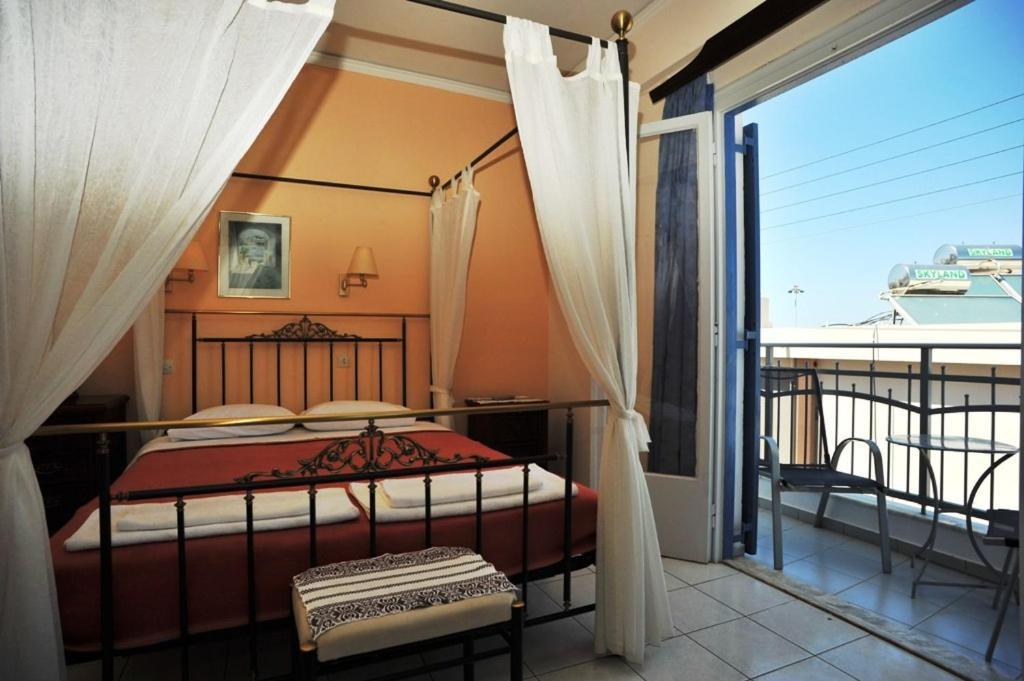 Pergola 2* Agios Nikolaos (Crete)