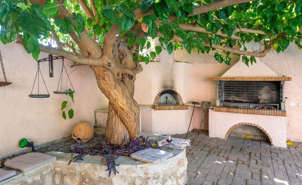 Villa Amazing Villas In Crete Villa Asteri - Traditional Elegant Villa *