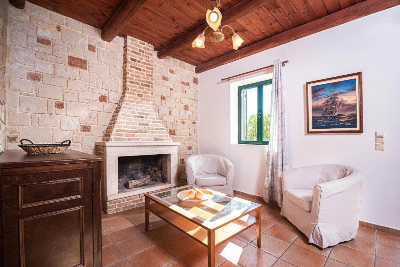 Neriides Villa *