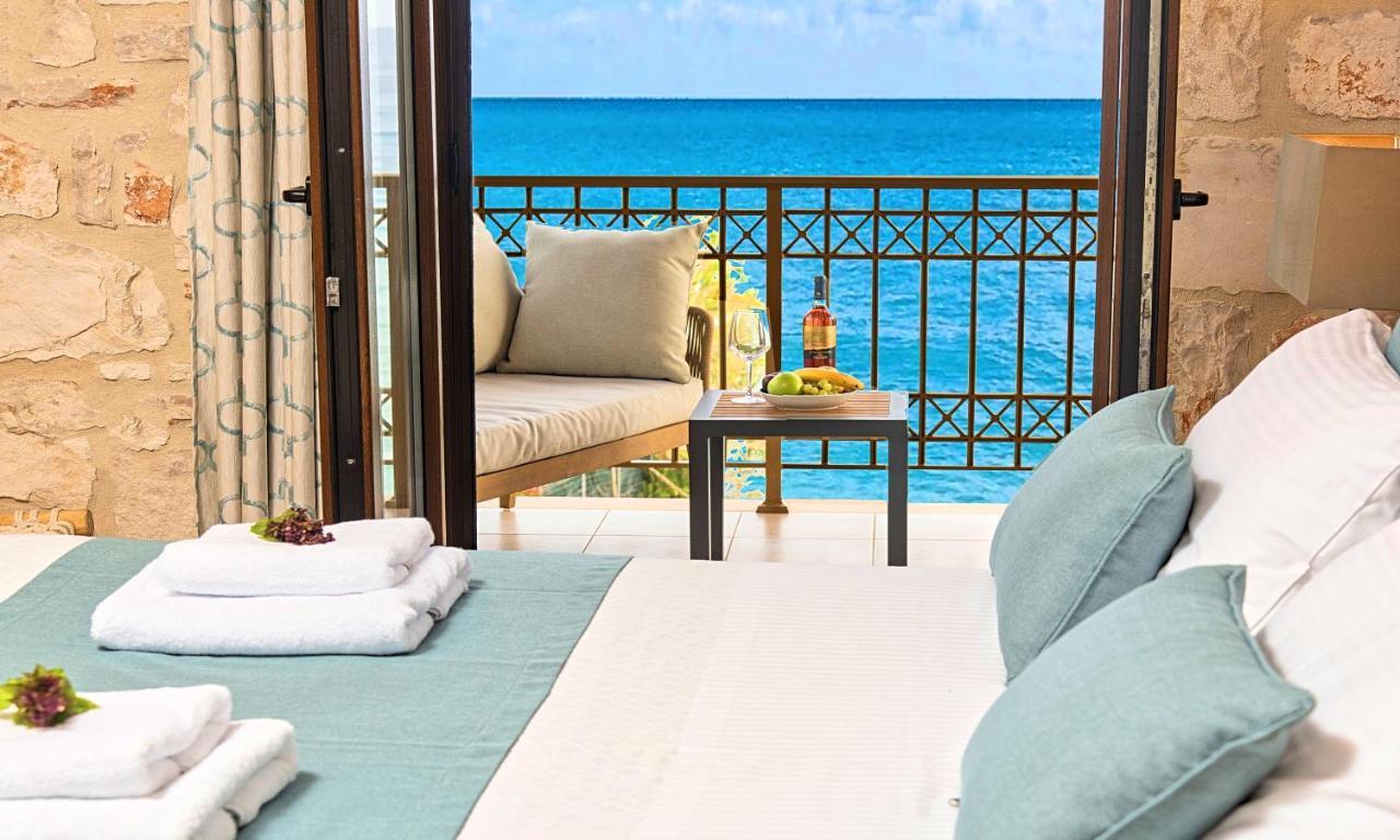 Mare Psarou Villa *